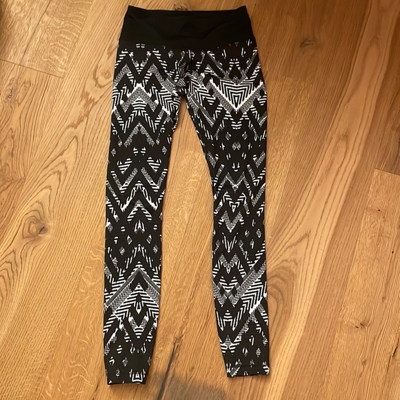 SATVA High Waisted Leggings - Picture 2 of 2